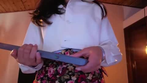 Emilia Gomez online show from November 17, 2025, 6:35 pm