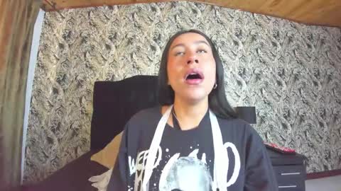 Emilia Gomez online show from December 5, 2025, 1:09 pm