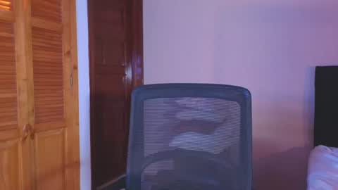 Snapshot of emigomez_ chatting on July 18, 2026, 1:32 am Emilia Gomez online show from July 18, 2026, 1:32 am