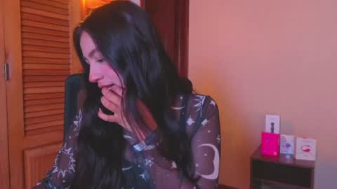 Snapshot of emigomez_ chatting on July 22, 2026, 11:18 pm Emilia Gomez online show from July 22, 2026, 11:18 pm