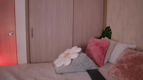 Snapshot of emiily_bell chatting on May 15, 2026, 3:41 pm online show from May 15, 2026, 3:41 pm