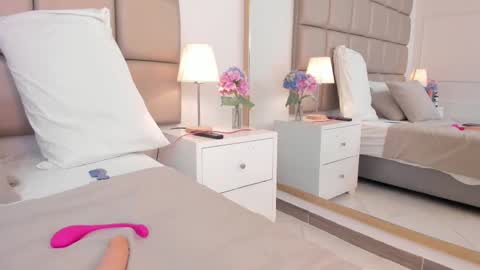 EMILY ROBERTS online show from March 7, 2025, 6:24 am