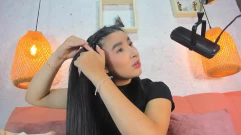 Emily online show from November 27, 2025, 12:07 pm