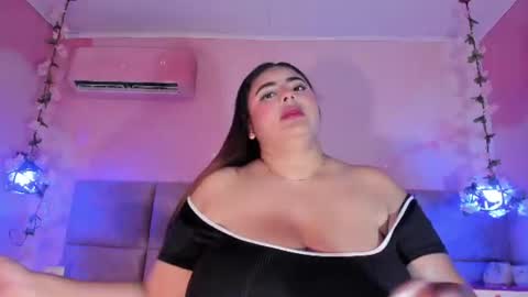 Snapshot of emiilygrace_ chatting on June 15, 2026, 11:34 am Emiily Grace online show from June 15, 2026, 11:34 am