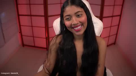 Snapshot of emili_2 chatting on December 2, 2025, 3:51 pm Emili online show from December 2, 2025, 3:51 pm