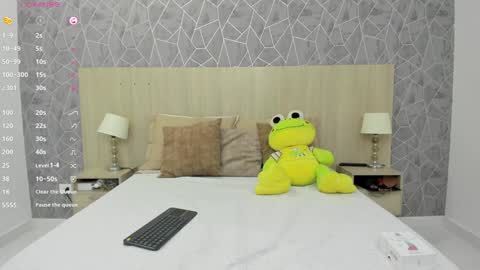 Emili Lenus online show from February 3, 2025, 11:20 am