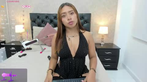 Emili Lenus online show from May 26, 2026, 11:50 am