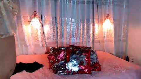 Emili roux online show from February 28, 2025, 5:15 pm