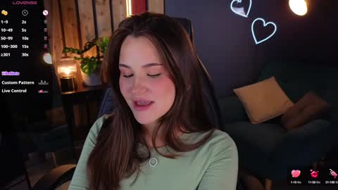 emilia_dream online show from December 5, 2024, 3:28 pm