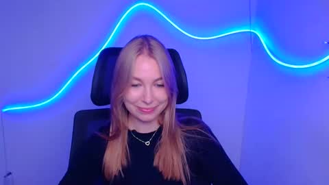 Snapshot of emilia_ilia chatting on September 20, 2025, 5:30 am Emilia online show from September 20, 2025, 5:30 am