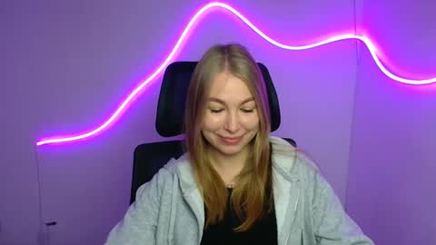 Snapshot of emilia_ilia chatting on September 27, 2025, 5:23 am Emilia online show from September 27, 2025, 5:23 am