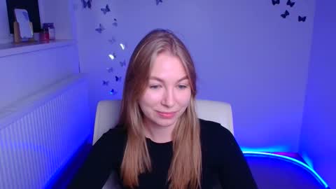 Emilia online show from October 6, 2025, 11:29 am