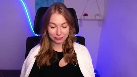 Snapshot of emilia_ilia chatting on October 22, 2025, 5:52 am Emilia online show from October 22, 2025, 5:52 am