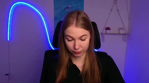 Snapshot of emilia_ilia chatting on October 23, 2025, 5:29 am Emilia online show from October 23, 2025, 5:29 am