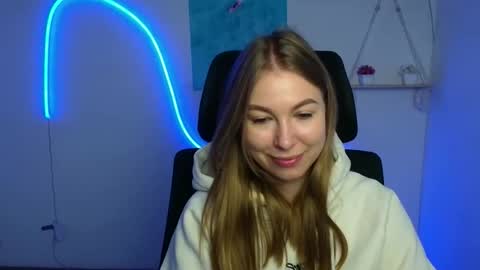 Snapshot of emilia_ilia chatting on October 24, 2025, 5:26 am Emilia online show from October 24, 2025, 5:26 am