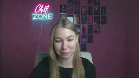 Snapshot of emilia_ilia chatting on October 28, 2025, 6:50 am Emilia online show from October 28, 2025, 6:50 am