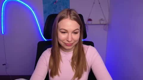 Snapshot of emilia_ilia chatting on November 8, 2025, 6:46 am Emilia online show from November 8, 2025, 6:46 am