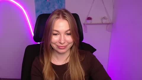 Snapshot of emilia_ilia chatting on November 11, 2025, 12:38 pm Emilia online show from November 11, 2025, 12:38 pm