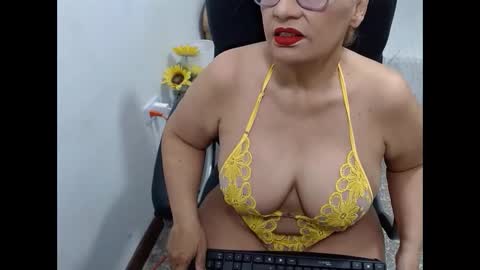emiliaa_hot online show from March 4, 2026, 9:10 pm