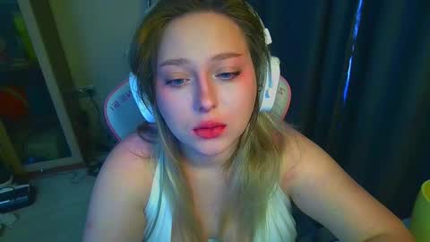 emiliaaah online show from February 26, 2026, 9:19 am