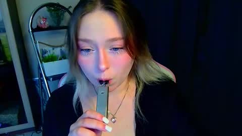 emiliaaah online show from March 13, 2026, 6:14 pm