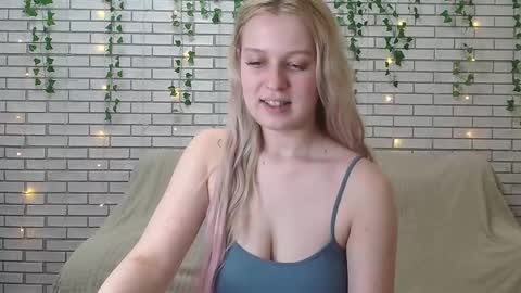 Amili online show from December 14, 2024, 6:09 pm