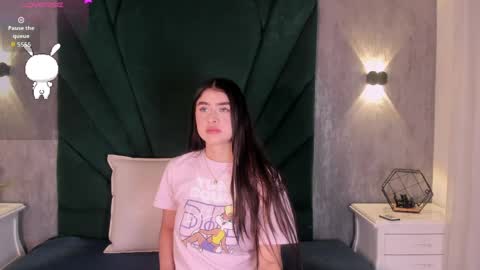 Emilie online show from April 1, 2026, 11:33 am
