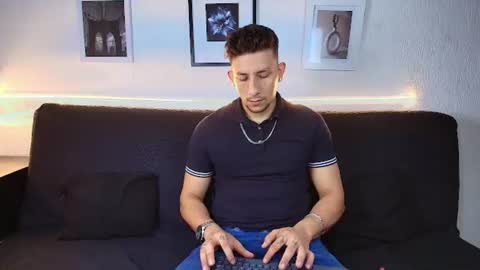 Snapshot of emiliocum_24 chatting on June 17, 2026, 3:02 pm EMILIOCUM online show from June 17, 2026, 3:02 pm