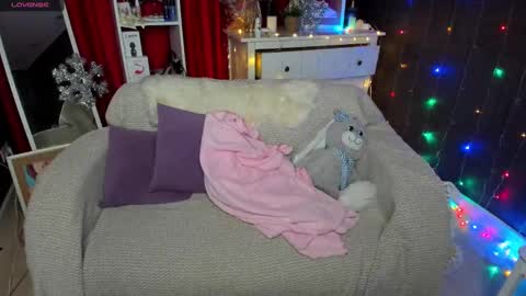 Emiliya online show from January 7, 2025, 1:17 am