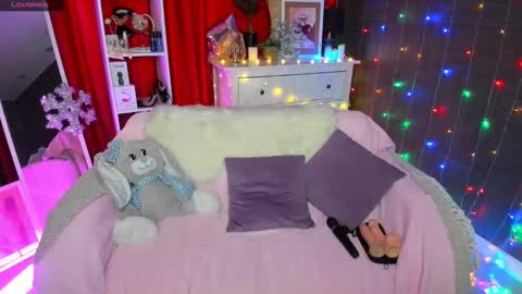 Emiliya online show from January 8, 2025, 4:02 am