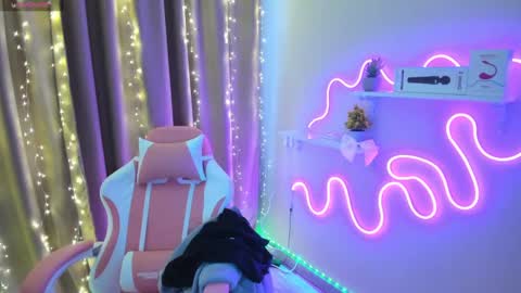 Emiliya online show from March 9, 2025, 2:07 am