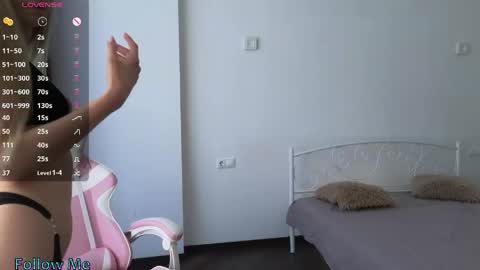 Emilly online show from June 1, 2026, 7:10 am