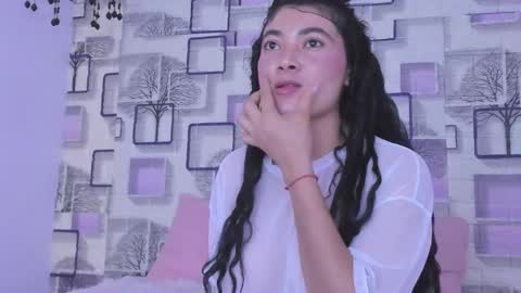 Snapshot of emilly_duque chatting on May 9, 2026, 3:45 am Emilly online show from May 9, 2026, 3:45 am