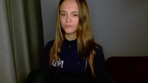 Snapshot of emilly_lust99 chatting on July 26, 2026, 9:43 pm Emilly online show from July 26, 2026, 9:43 pm