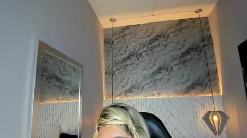 emilly_mell online show from January 17, 2026, 11:37 am