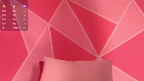 emilly_smiithh online show from November 21, 2025, 4:00 am