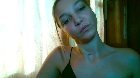 Emilly online show from November 28, 2025, 10:40 am