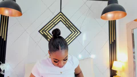 Emilly online show from December 20, 2025, 12:45 pm