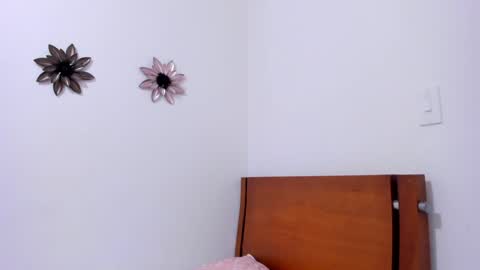 Snapshot of emillygonzalez chatting on January 28, 2025, 7:00 pm . . online show from January 28, 2025, 7:00 pm