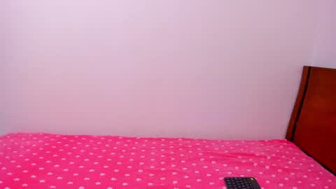 Snapshot of emillygonzalez chatting on February 7, 2025, 1:47 am . . online show from February 7, 2025, 1:47 am