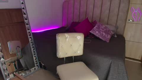  emily valentina     online show from February 13, 2025, 9:17 pm