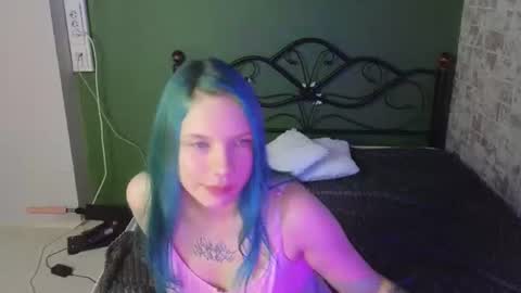 Snapshot of emily__hamilton chatting on June 25, 2026, 5:12 am Emily online show from June 25, 2026, 5:12 am