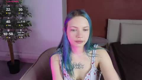 Snapshot of emily__hamilton chatting on July 3, 2026, 1:23 am Emily online show from July 3, 2026, 1:23 am
