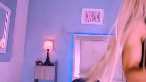 emily_castillo1_ online show from September 18, 2025, 5:09 am