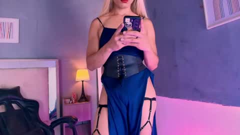 emily_castillo1_ online show from July 10, 2026, 7:01 am