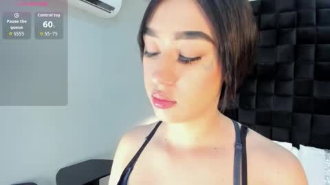 emily_clarkk_ online show from March 12, 2026, 8:26 pm