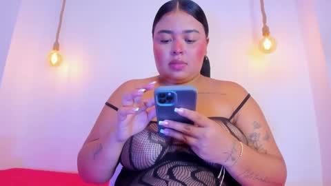 Snapshot of emily_cooper20_ chatting on February 5, 2025, 8:25 pm Emily online show from February 5, 2025, 8:25 pm