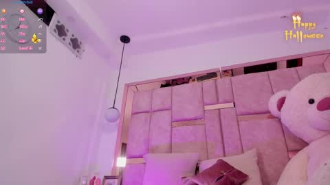  M I A   online430pm- 930pm online show from October 6, 2025, 11:13 pm