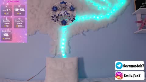 Snapshot of emily_fox7 chatting on December 5, 2024, 12:00 pm emily_fox7 online show from December 5, 2024, 12:00 pm