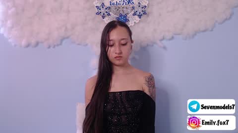 Snapshot of emily_fox7 chatting on December 18, 2024, 5:10 pm emily_fox7 online show from December 18, 2024, 5:10 pm
